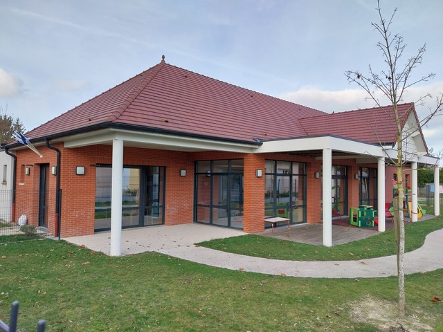crèche charmont facade